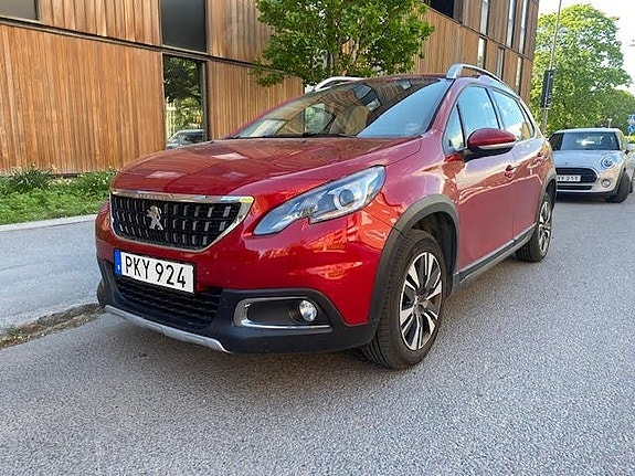 Peugeot 2008 2 of 5