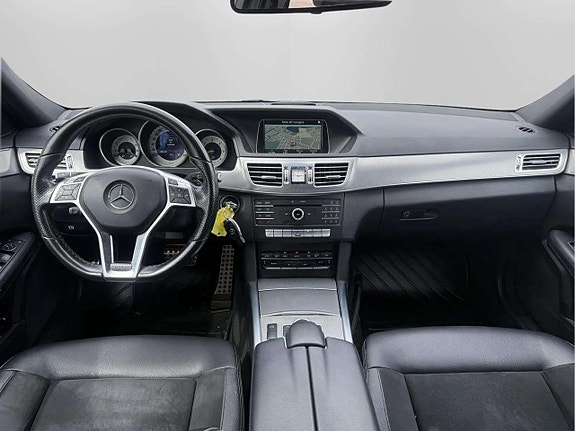 Mercedes-Benz E220 16 of 19