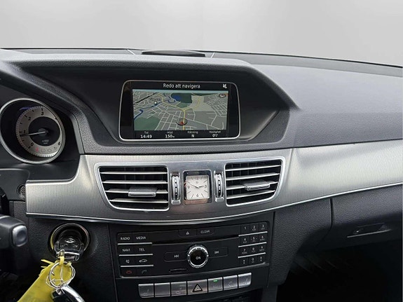 Mercedes-Benz E220 11 of 19