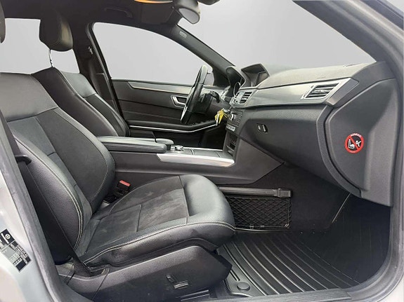 Mercedes-Benz E220 17 of 19