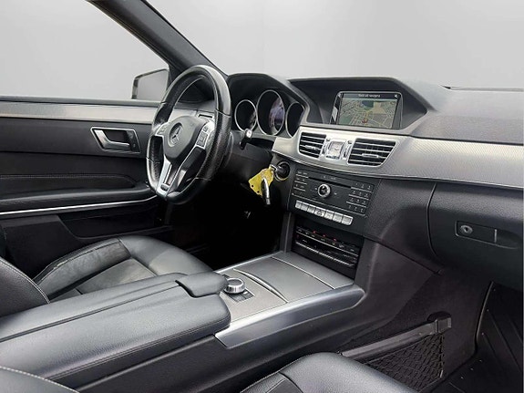 Mercedes-Benz E220 18 of 19