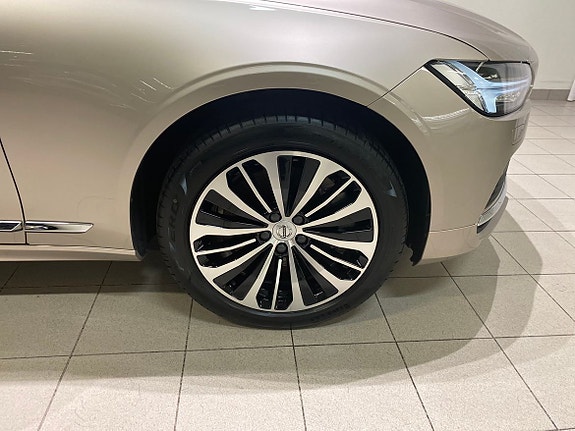 Volvo V90 3 of 5