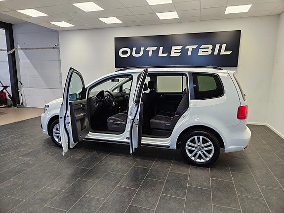 Volkswagen Touran 3 of 5