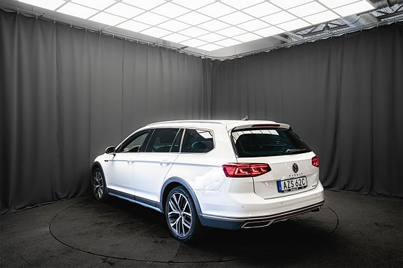 Volkswagen Passat Alltrack 9 of 24