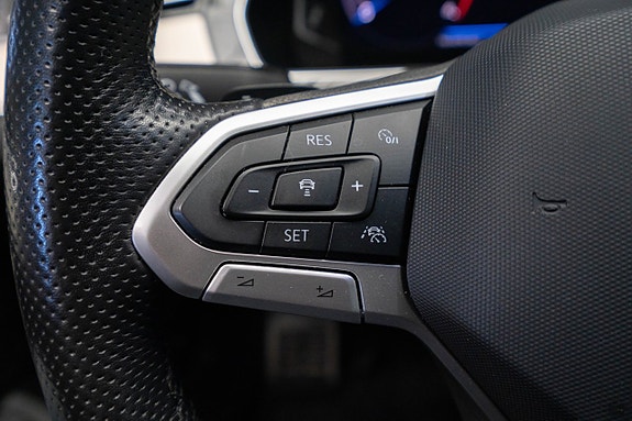 Volkswagen Passat Alltrack 21 of 24