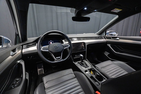 Volkswagen Passat Alltrack 12 of 24