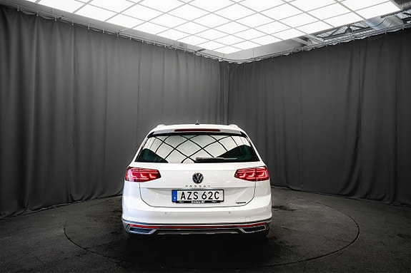 Volkswagen Passat Alltrack 8 of 24