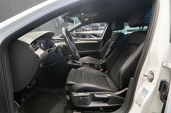 Volkswagen Passat Alltrack 17 of 24
