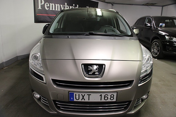 Peugeot 5008 2 of 5