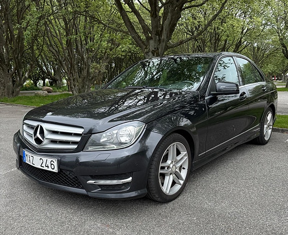 Mercedes-Benz C220 3 of 11