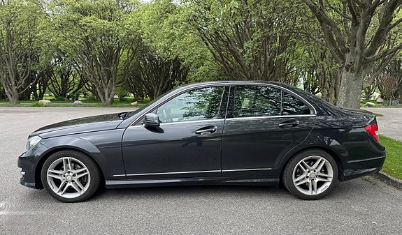 Mercedes-Benz C220 4 of 11