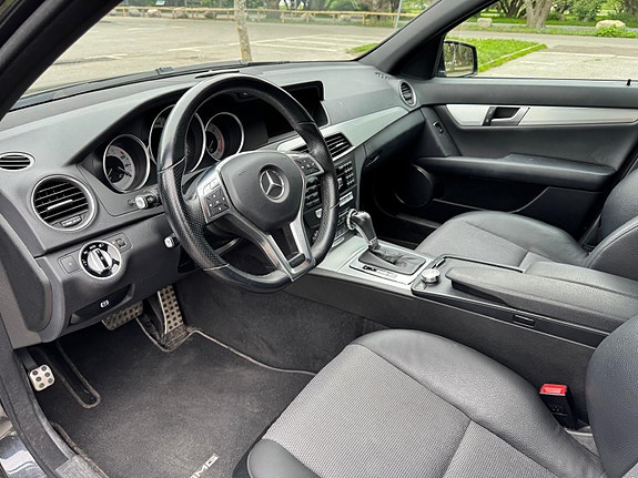 Mercedes-Benz C220 8 of 11