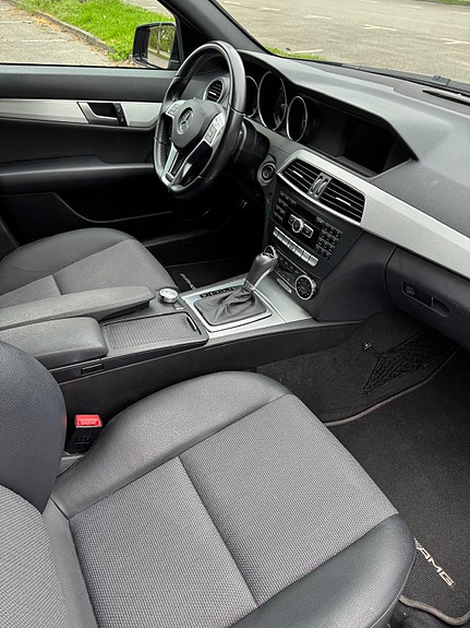 Mercedes-Benz C220 9 of 11