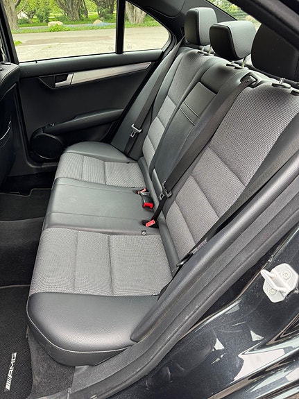 Mercedes-Benz C220 10 of 11