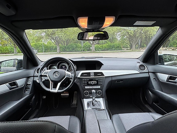 Mercedes-Benz C220 7 of 11
