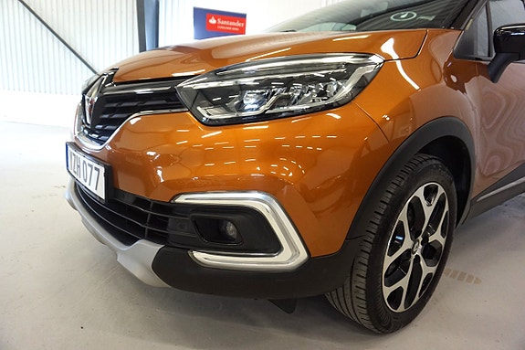 Renault Captur 3 of 5