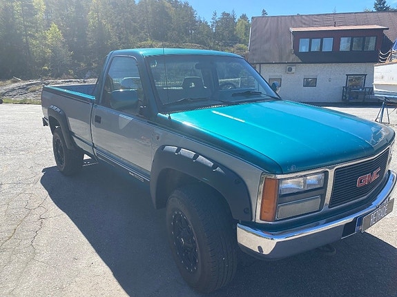 GMC Sierra 2 of 5