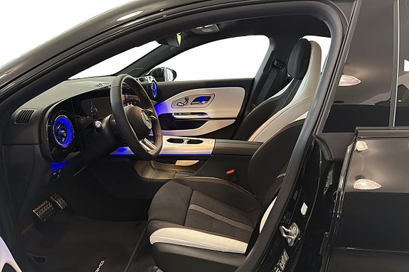 Mercedes-Benz CLA250 11 of 13
