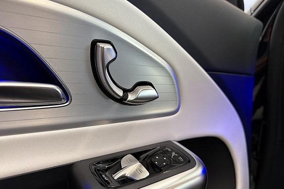 Mercedes-Benz CLA250 12 of 13