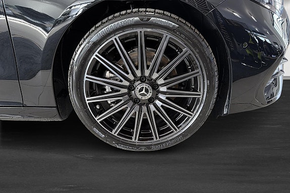 Mercedes-Benz CLA250 5 of 5