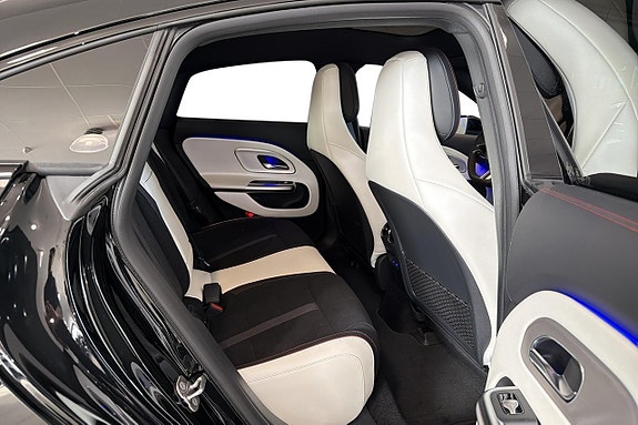 Mercedes-Benz CLA250 10 of 13
