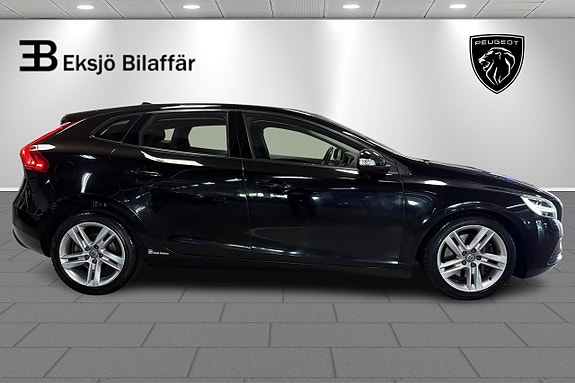 Volvo V40 4 of 5