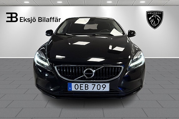 Volvo V40 2 of 5