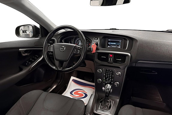 Volvo V40 12 of 22