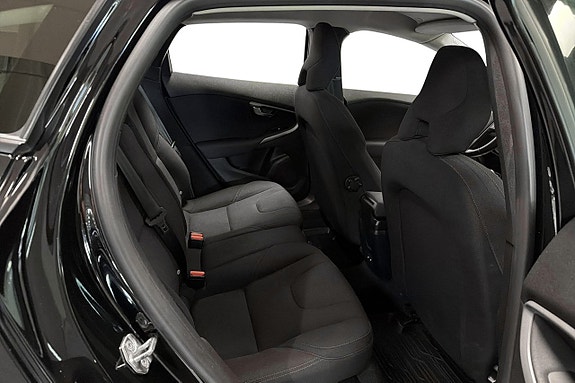 Volvo V40 13 of 22
