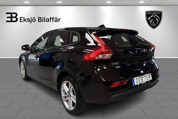 Volvo V40 8 of 22