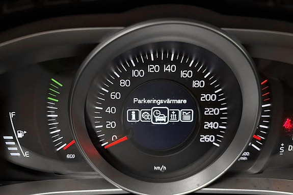 Volvo V40 17 of 22