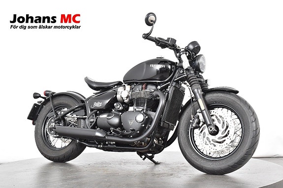 Triumph Bonneville Bobber Black ABS Bra skick