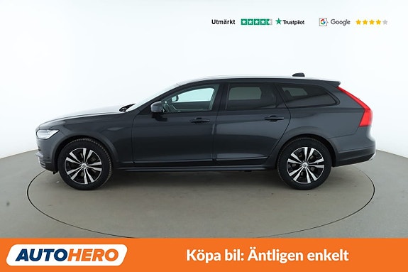 Volvo V90 Cross Country 2 of 5