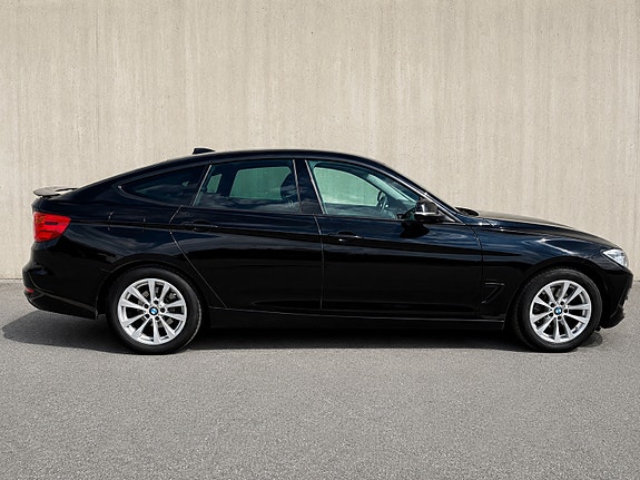 BMW 320d 3 of 7