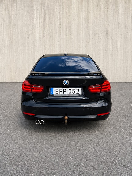 BMW 320d 4 of 7