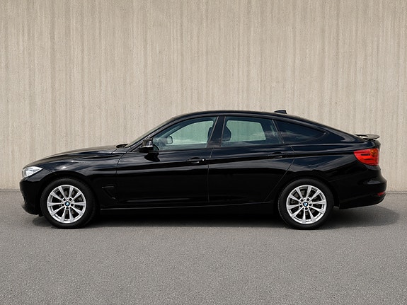 BMW 320d 2 of 7