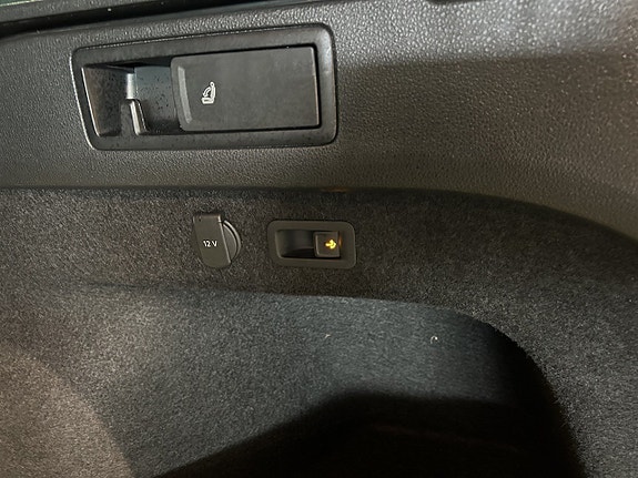 Volkswagen Passat 15 of 26