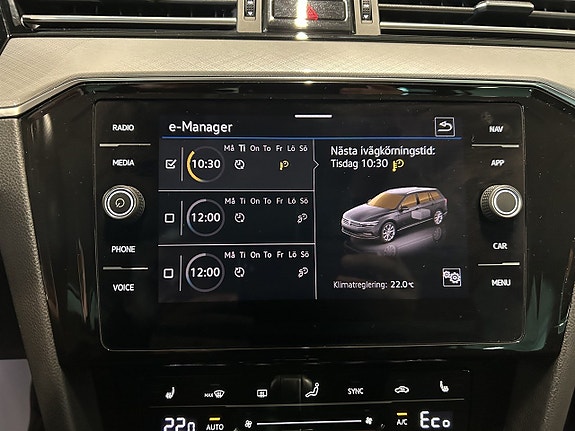 Volkswagen Passat 24 of 26