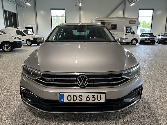 Volkswagen Passat 9 of 26