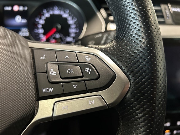 Volkswagen Passat 20 of 26