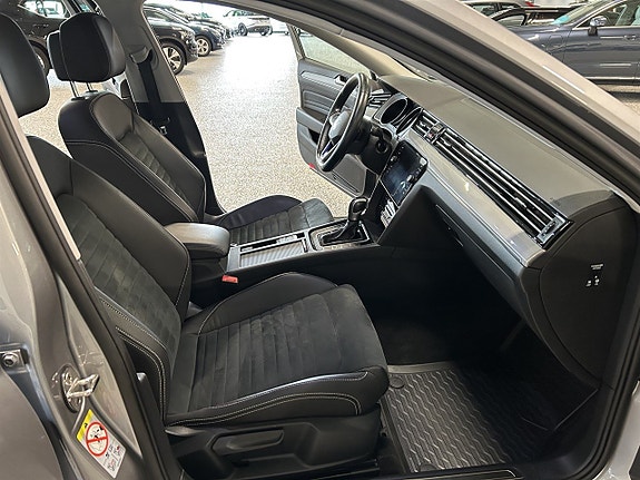 Volkswagen Passat 18 of 26