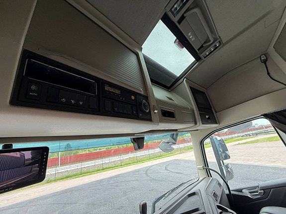 VOLVO FM 8x4 TRIDEM LÅGMIL LASTVÄXLARE 10 of 10