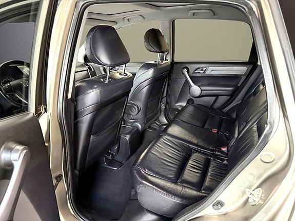 Honda CR-V 9 of 13