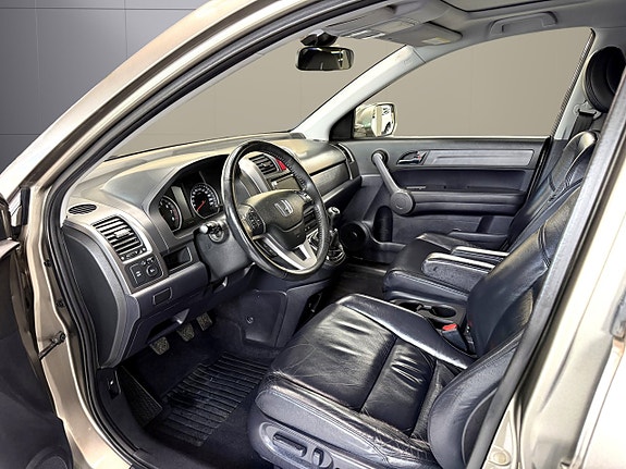 Honda CR-V 8 of 13