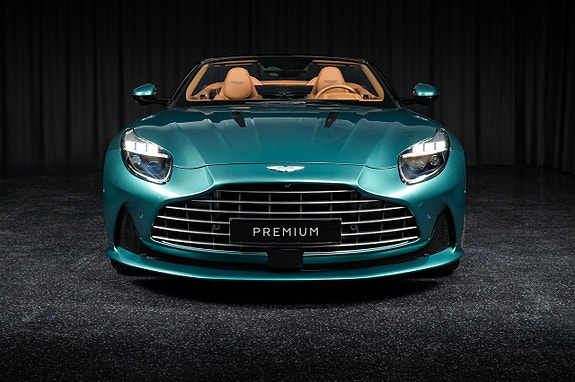 Aston Martin DB12 3 of 5