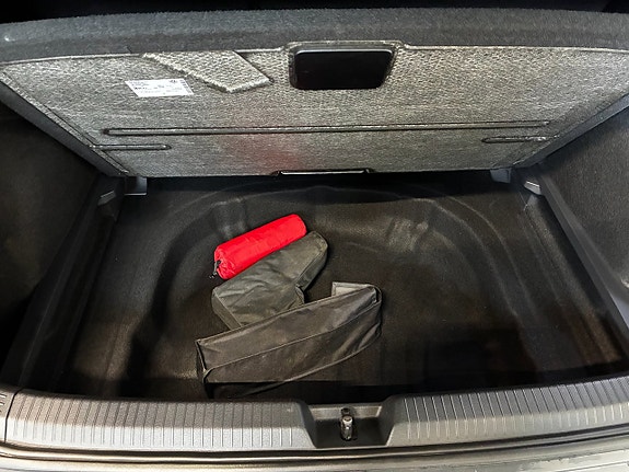 Volkswagen Golf VIII 18 of 18