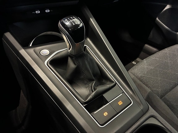 Volkswagen Golf VIII 11 of 18