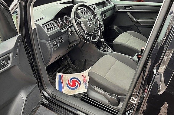 Volkswagen Caddy Maxi 8 of 12