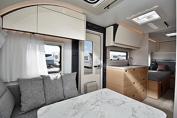 Adria 532 UL Adora, Långbäddar 9 of 27