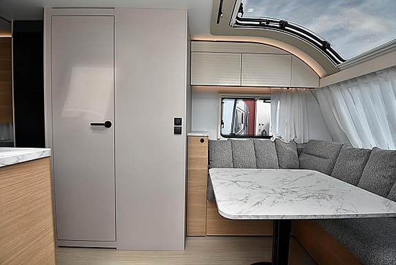 Adria 532 UL Adora, Långbäddar 4 of 27